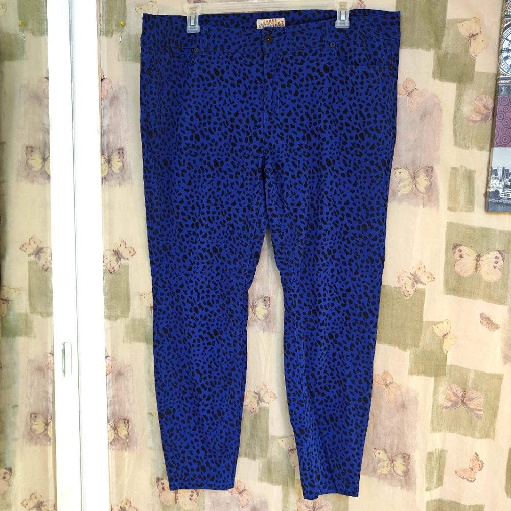 BREAKER JEANS blue cheetah print pants